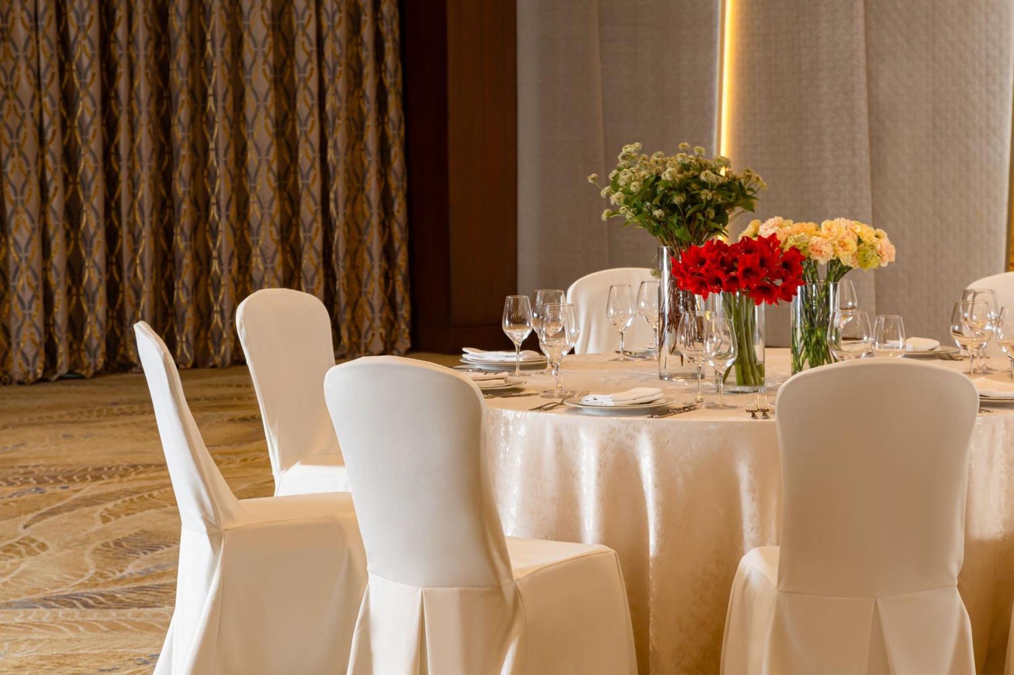 Baku Marriott Hotel Boulevard Eksteriør billede Banquet hall